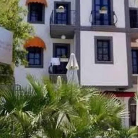 Ξενοδοχείο με διαμερίσματα Marina Sahil Çeşme