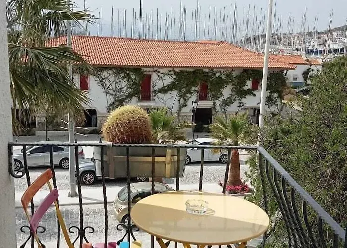 Apart-hotel Marina Sahil 3*