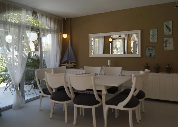 Apart Otel Marina Sahil Çeşme